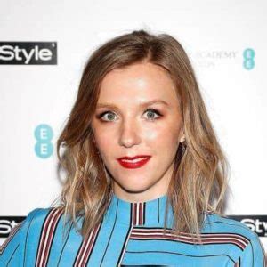 Beattie Edmondson Biography